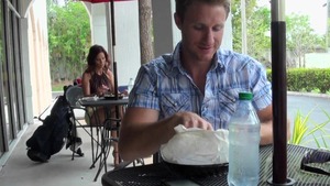 MILF Hunter - Horny Syren De Mer giving head for Levi Cash