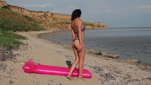 J’ai fait battre sa chatte à la plage.